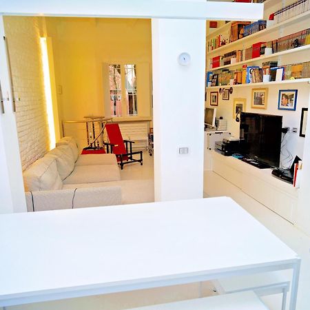 Elegant And Modern Loft In Medieval Bologna Bagian luar foto