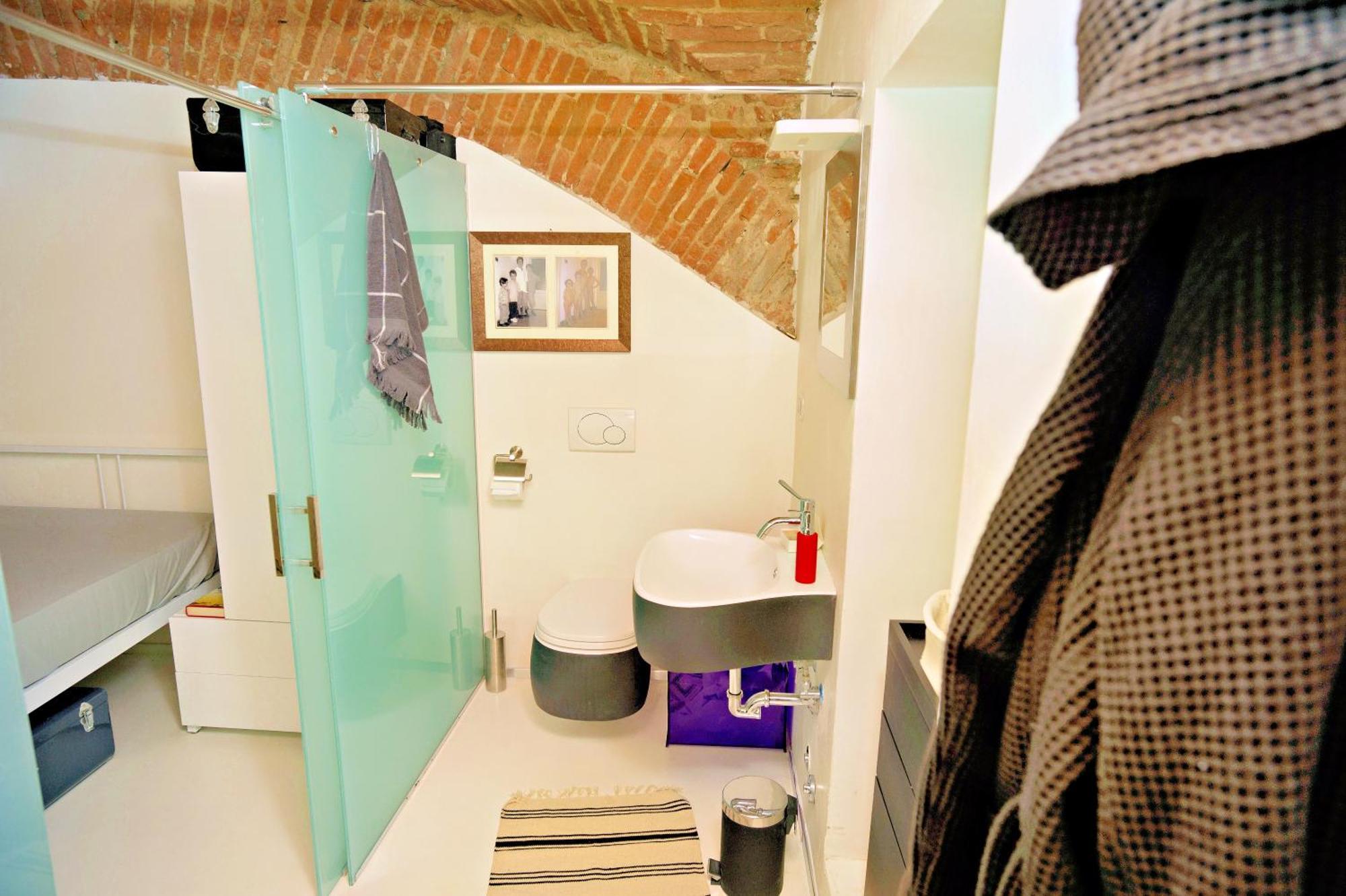 Elegant And Modern Loft In Medieval Bologna Bagian luar foto