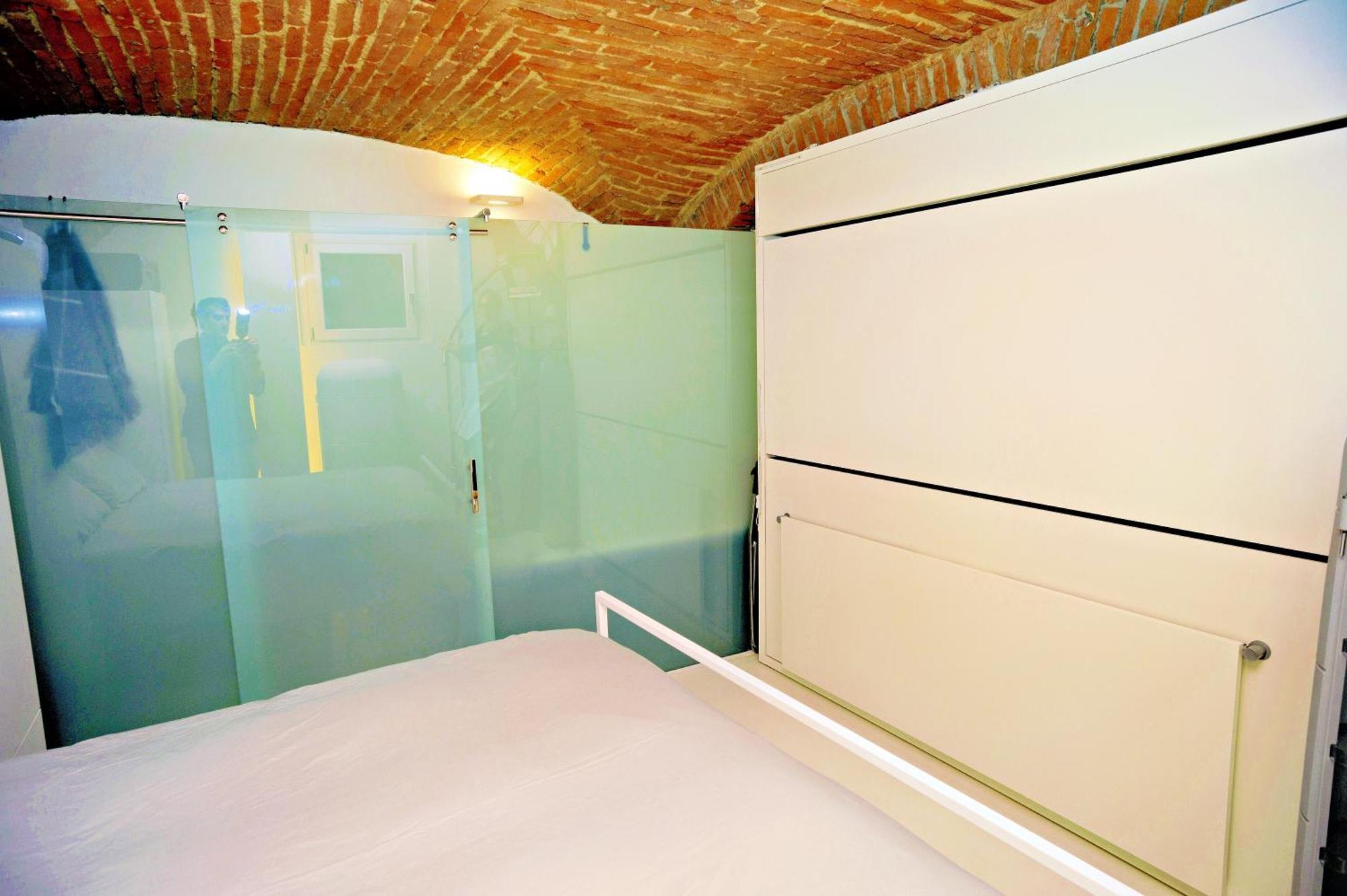 Elegant And Modern Loft In Medieval Bologna Bagian luar foto